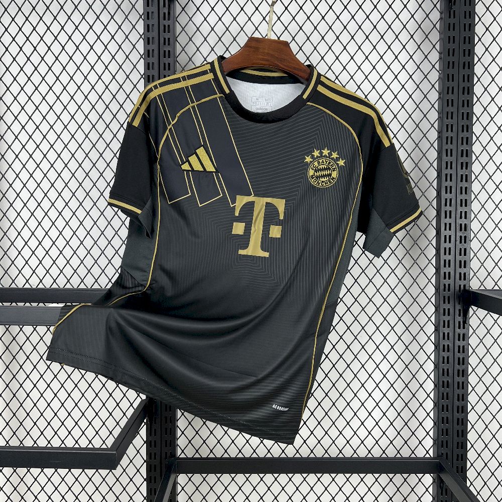 Mens Bayern Munich 2025/26 Black Gold Special Edition Jersey