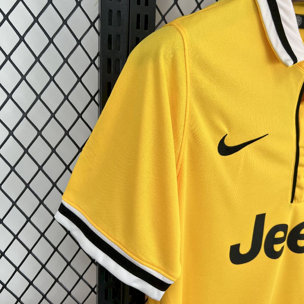 2025071023264070.jpg Retro Juventus 2013/14 Third Jersey - Image 5