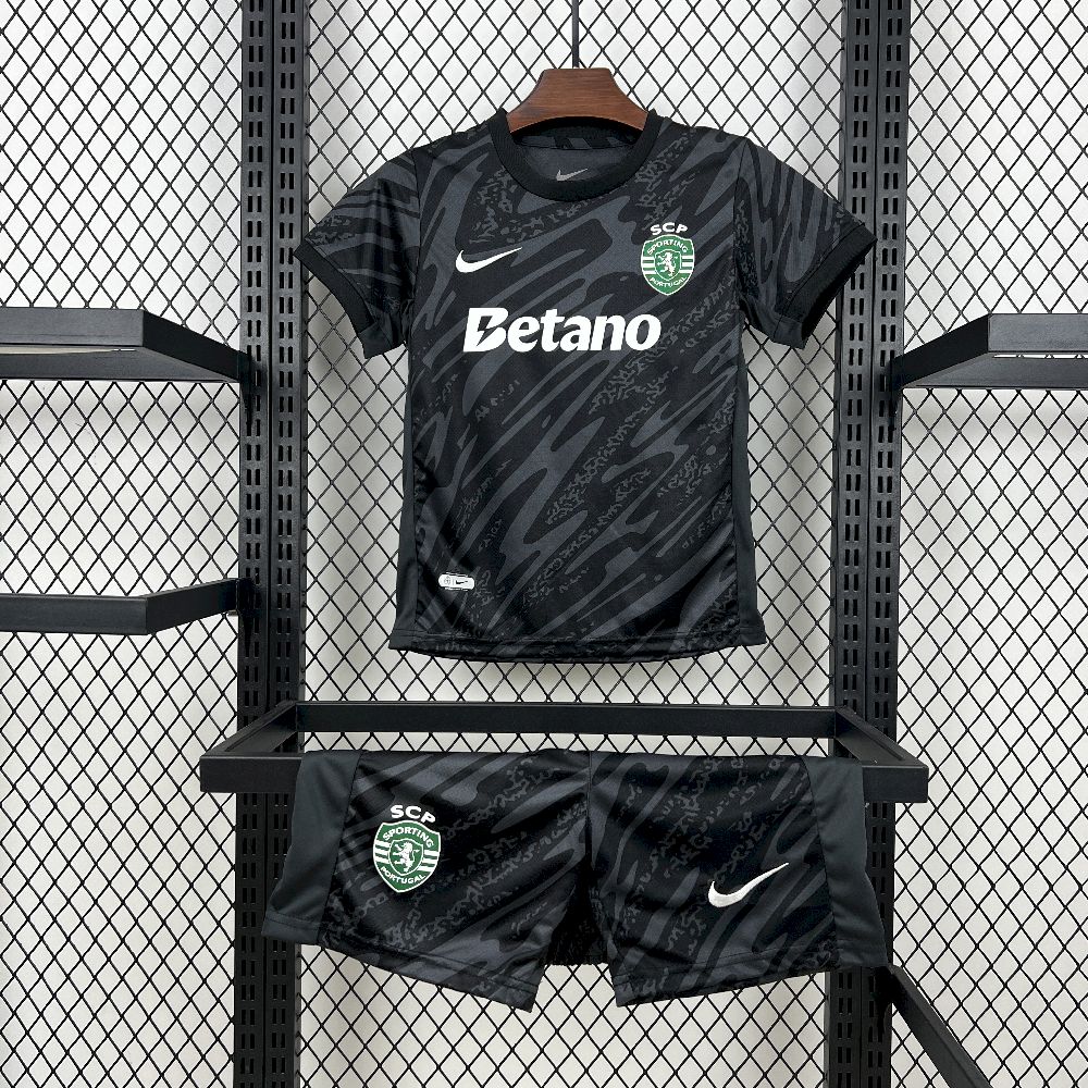 2025080522223823.jpg Kids Sporting CP 2025/26 Goalkeeper Kit - Image 1