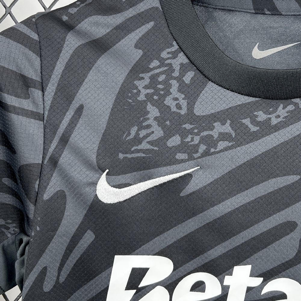 2025080522224129.jpg Kids Sporting CP 2025/26 Goalkeeper Kit - Image 10