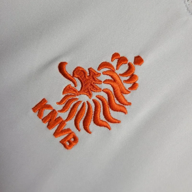 23f25a19eacb132cfcda20870b7e02b7.webp Retro Netherlands 2004 Away Jersey - Image 6