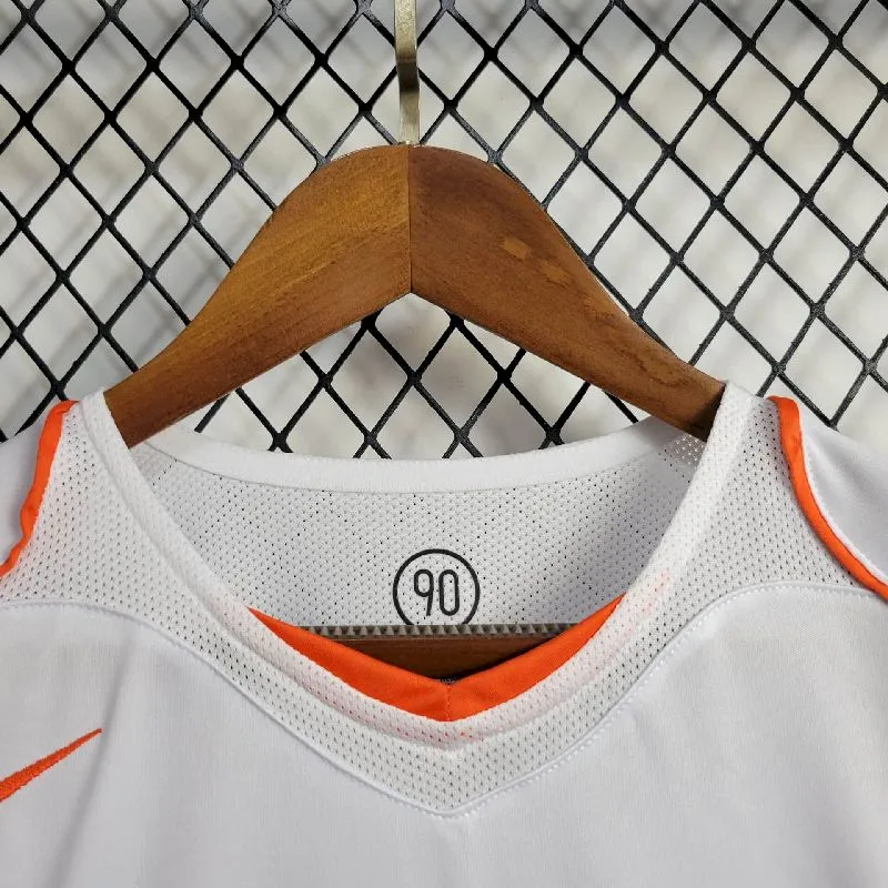 272fddad3b9336a7390c91cfcdab267d.webp Retro Netherlands 2004 Away Jersey - Image 4