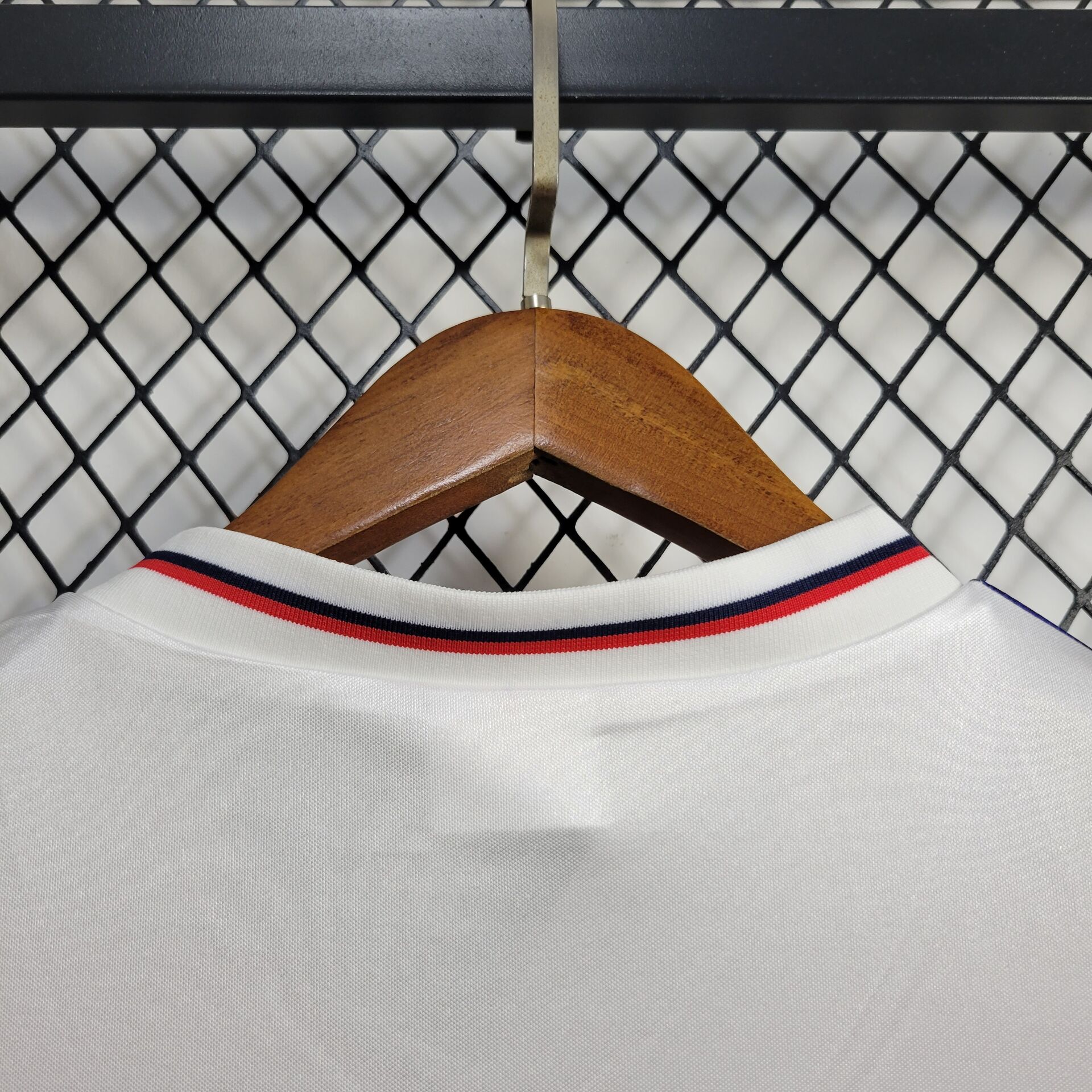 3104e70032986258577702d57567c0f7.jpg Retro England 1982 Home Jersey - Image 9