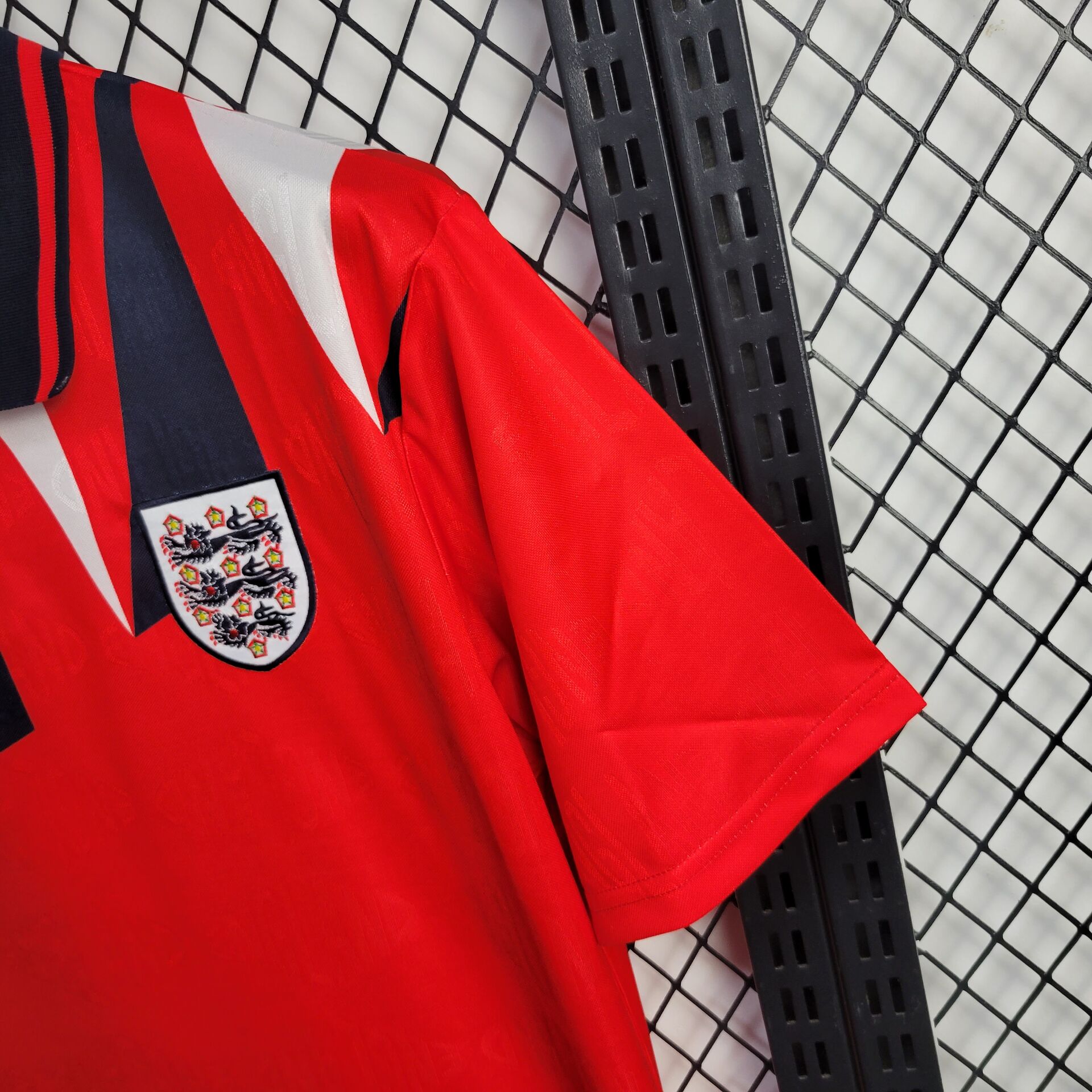 402851232b3955d3127d1d247504fae9.jpg Retro England 1992 Away Jersey - Image 8
