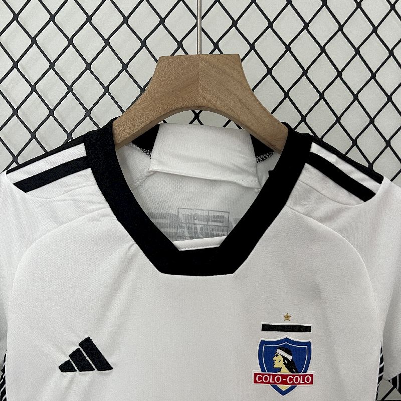 439937c0940b7414deafe7885eeba224.jpg Kids Colo Colo 2024/25 Home Kit - Image 4
