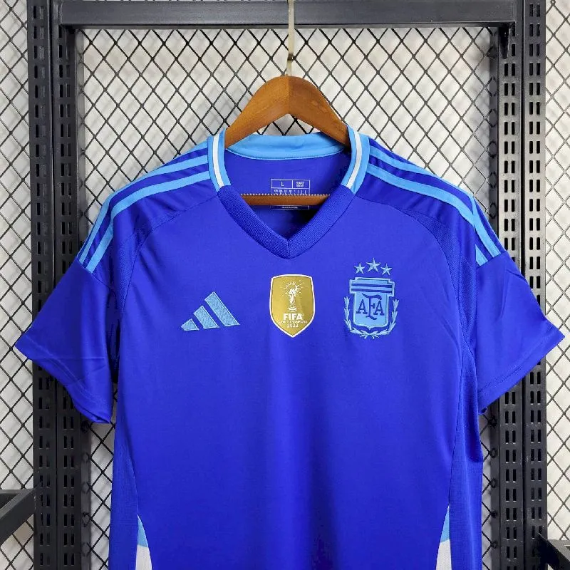 4b1a4e09589b08a1cc25f9dc62f42afc-1.webp Mens Argentina 2024/25 Away Jersey - Image 3