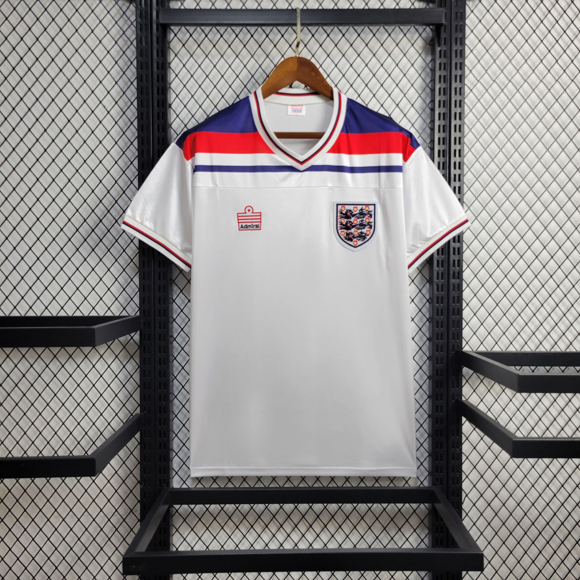 53cd0f5ef6422db4ae1feb21d5455ebf.jpg Retro England 1982 Home Jersey - Image 3
