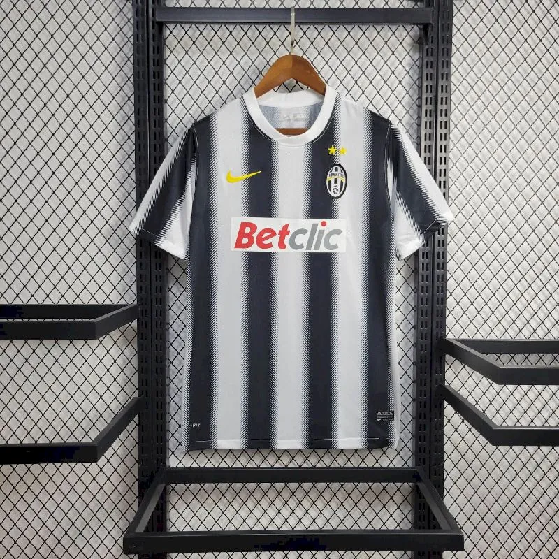 71519935af7f2eacd96e3b2be4e46594.webp Retro Juventus 2011/12 Home Jersey - Image 3