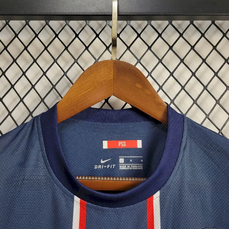 7638873ef04d548a6c9b1c4a01396211.webp Retro Paris Saint-Germain 2012/13 Home Jersey - Image 6