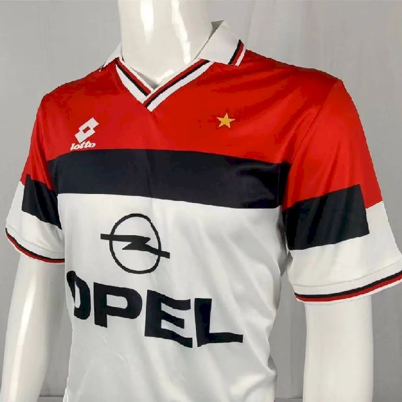AC-Milan-199495-Away-Retro-Jersey-40031.jpg Retro AC Milan 1994/95 Away Jersey - Image 4