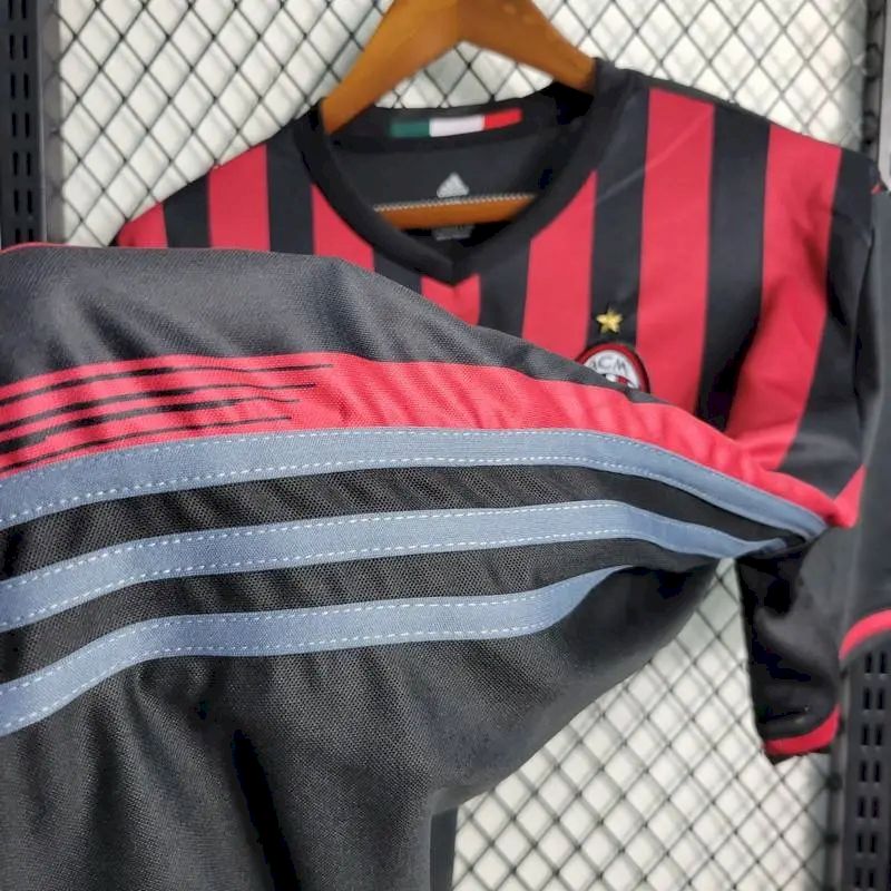AC-Milan-201617-Home-Retro-Jersey-59526.jpg Retro AC Milan 2016/17 Home Jersey - Image 5