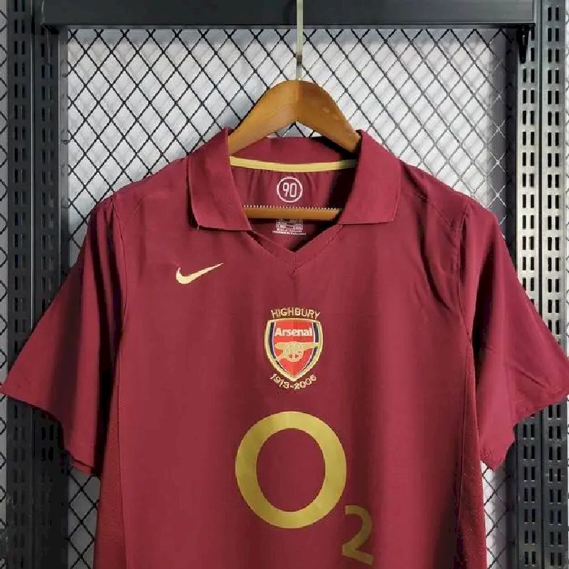 Arsenal-200506-Home-Retro-Jersey-56939.jpg Retro Arsenal 2005/06 Home Jersey - Image 3