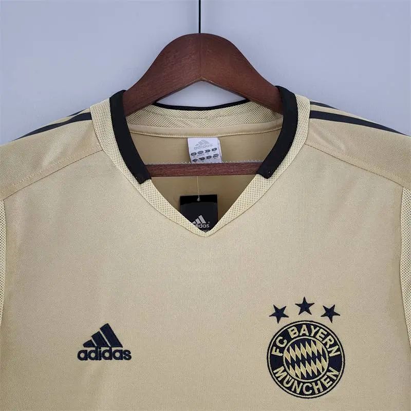 Bayern-Munich-0405-away-Retro-Jersey-51266.jpg Retro Bayern Munich 2004/05 Away Jersey - Image 2