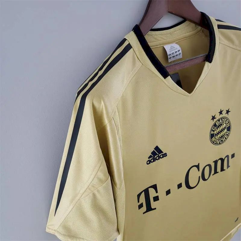 Bayern-Munich-0405-away-Retro-Jersey-51267.jpg Retro Bayern Munich 2004/05 Away Jersey - Image 3