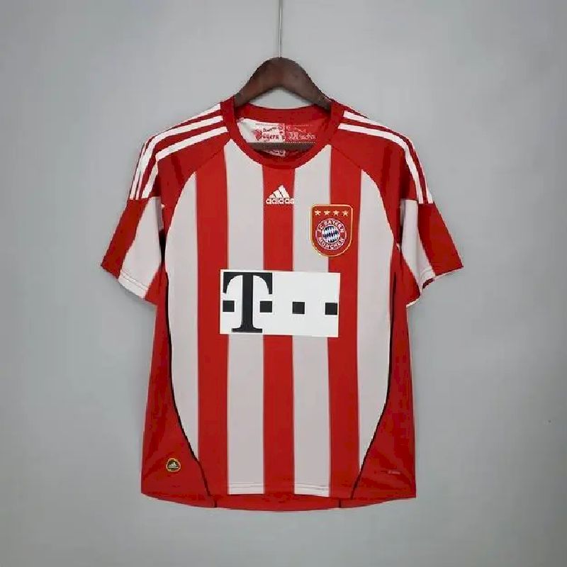 Bayern-Munich-201011-home-Retro-Jersey-57457.jpg Retro Bayern Munich 2010/11 Home Jersey - Image 1