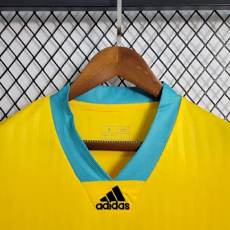 Bayern-Munich-202324-Special-Edition-Jersey-57838.jpg Mens Bayern Munich 2023/24 Special Edition Jersey - Image 4
