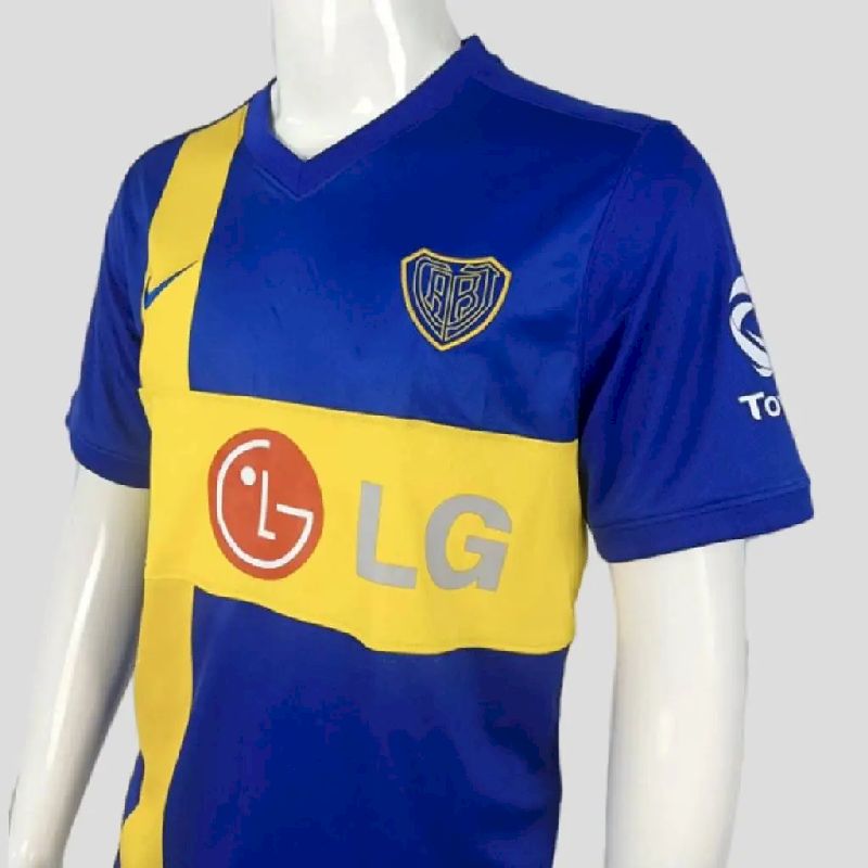 Boca-Juniors-20092010-Cup-Retro-Jersey-42383.jpg Retro Boca Juniors 2009/10 Cup Jersey - Image 3