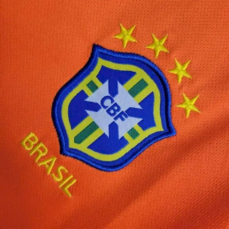 Brazil-1998-Goalkeeper-Long-Sleeve-Retro-Jersey-53805.jpg Retro Brazil 1998 Goalkeeper Long Sleeve Jersey - Image 4