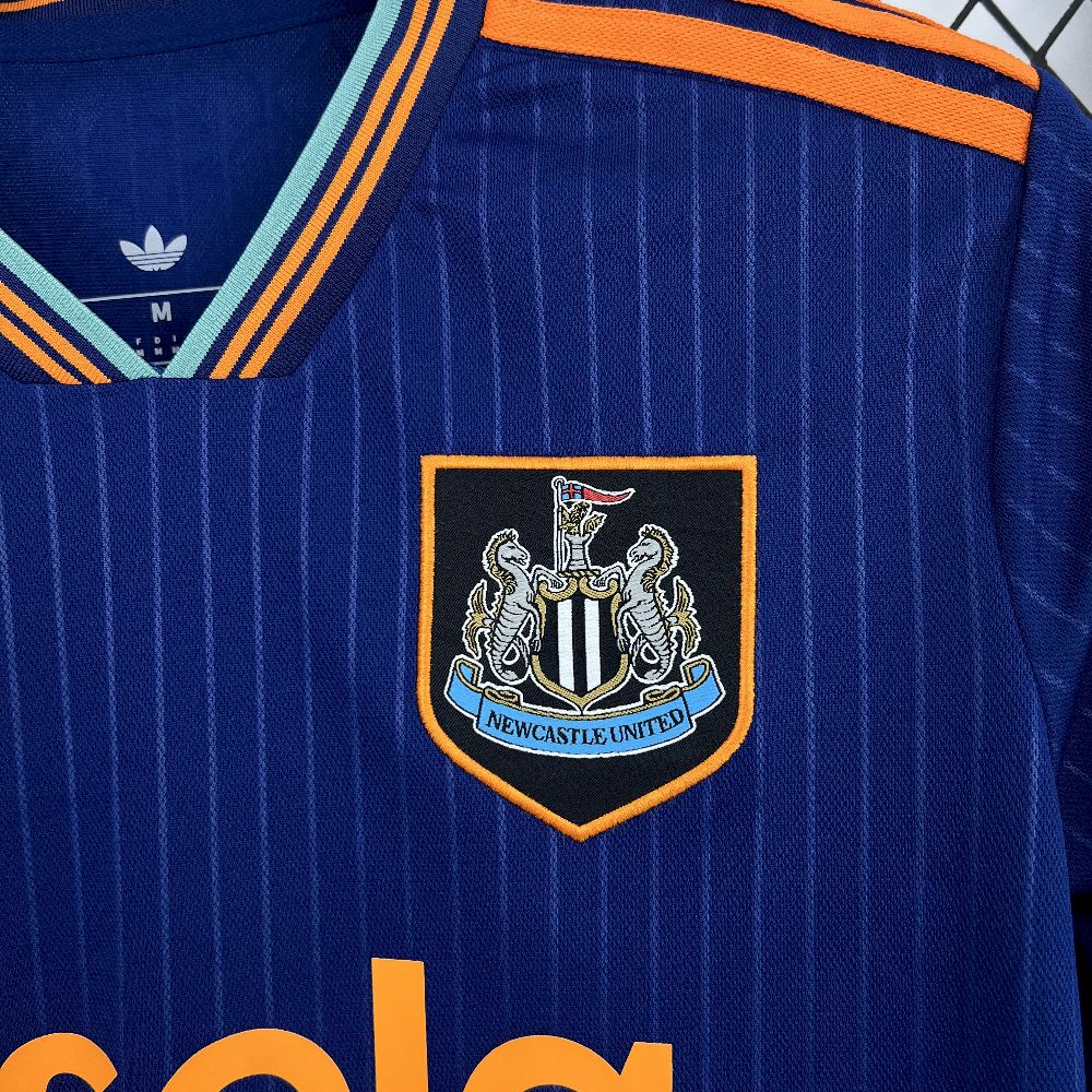 IMG_38902.jpg Mens Newcastle United 2025/26 Third Jersey - Image 7