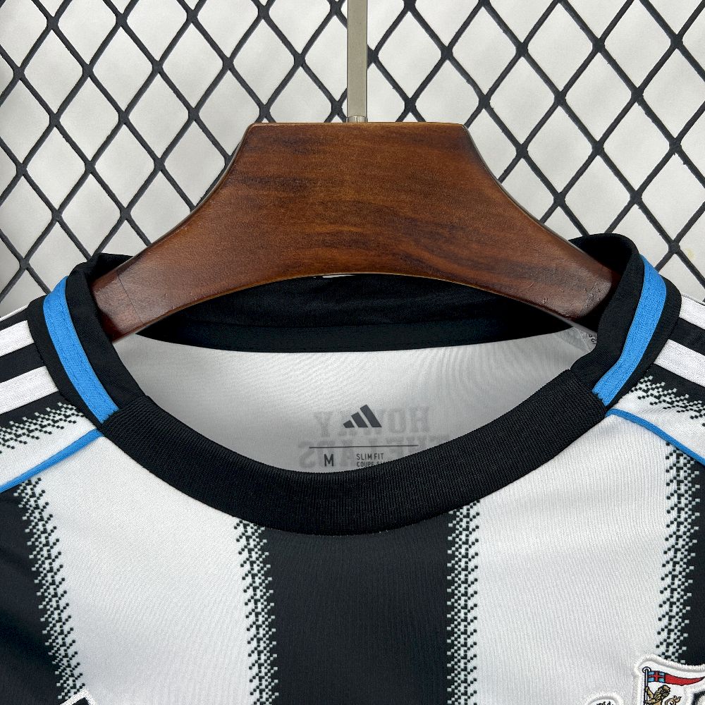 IMG_38981.jpg Mens Newcastle United 2025/26 Home Long Sleeve Jersey - Image 9