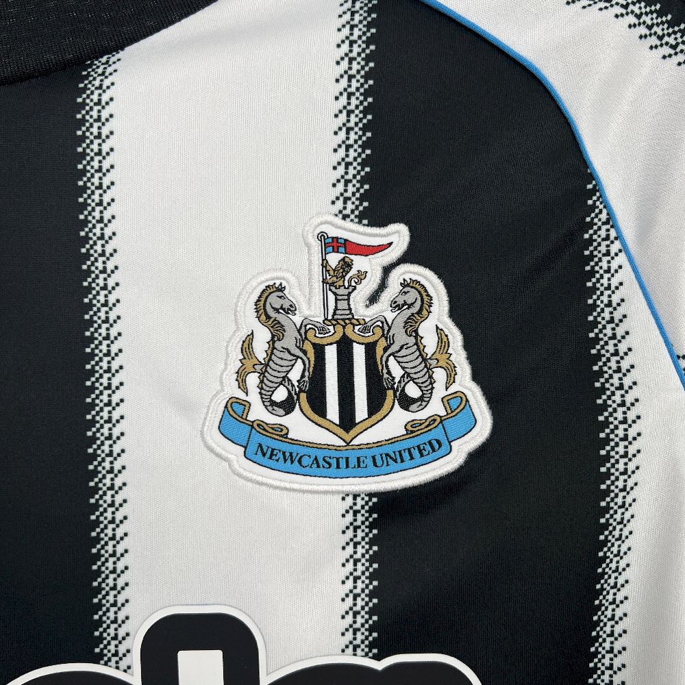 IMG_39001.jpg Mens Newcastle United 2025/26 Home Long Sleeve Jersey - Image 7