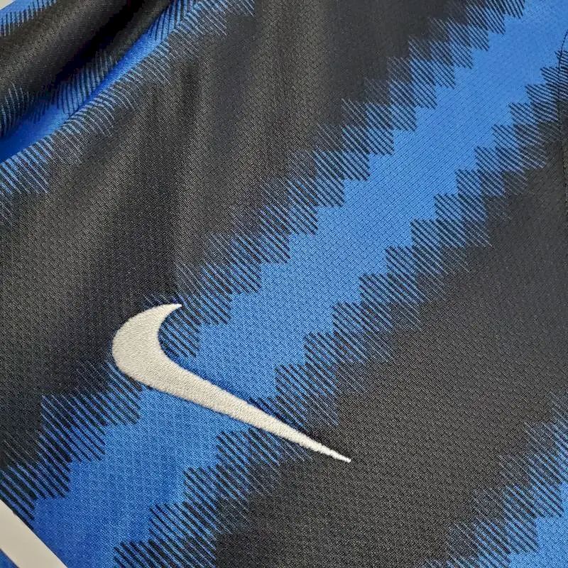 Inter-Milan-201011-Home-Retro-Jersey-59709.jpg Retro Inter Milan 2010/11 Home Jersey - Image 4