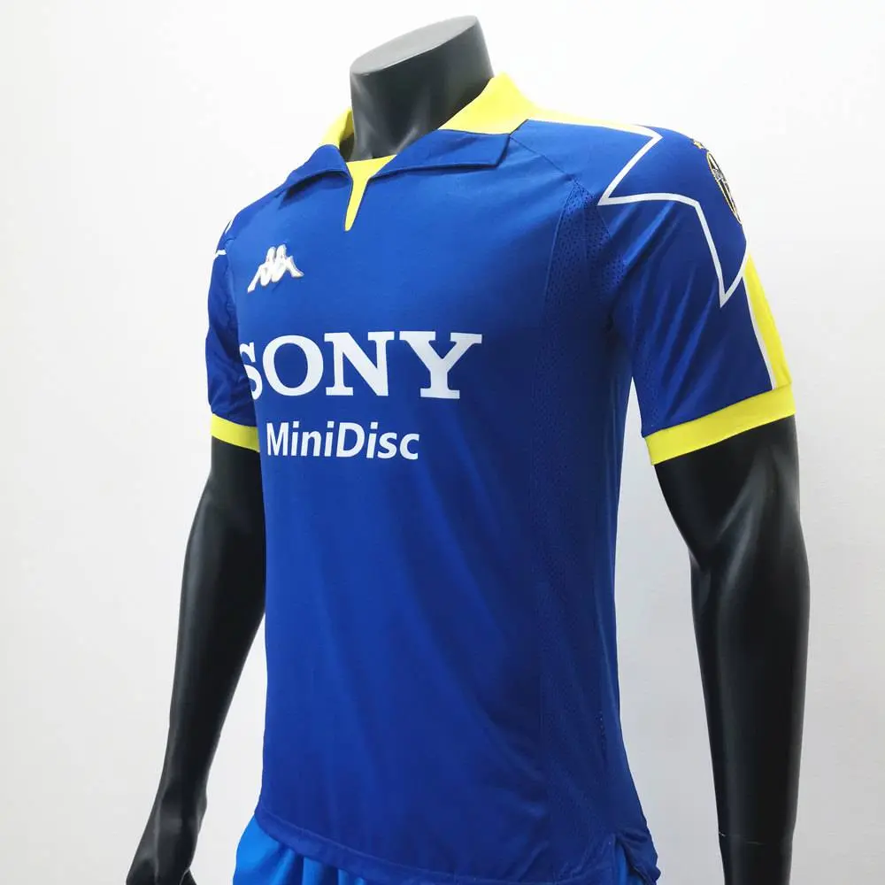 Juventus-199798-Thirds-Retro-Jersey-34099.webp Retro Juventus 1997/98 Thirds Jersey - Image 5