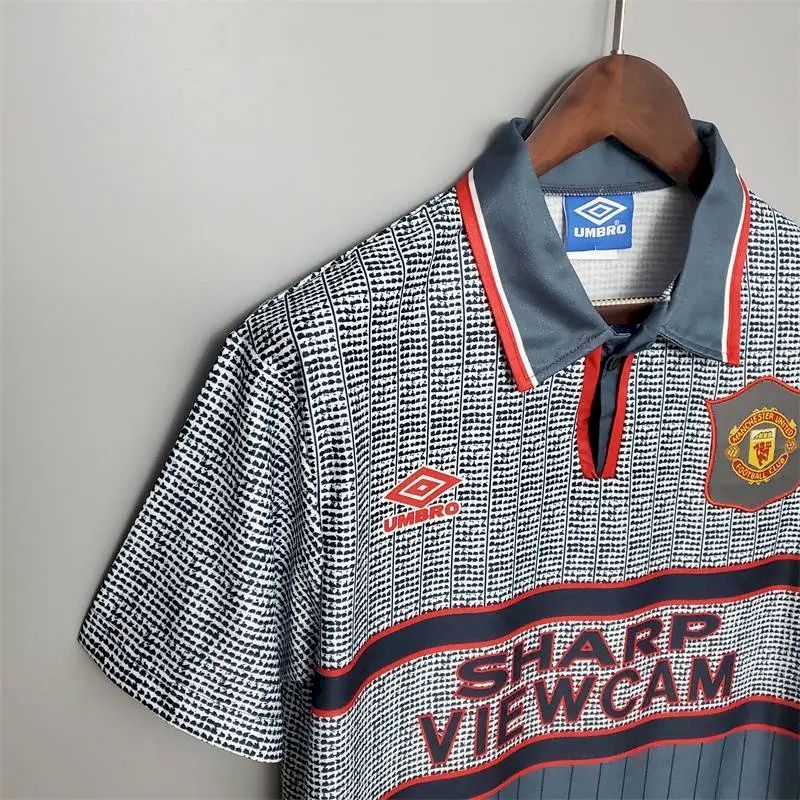 Manchester-United-199596-away-Retro-Jersey-52621.jpg Retro Manchester United 1995/96 Away Jersey - Image 3