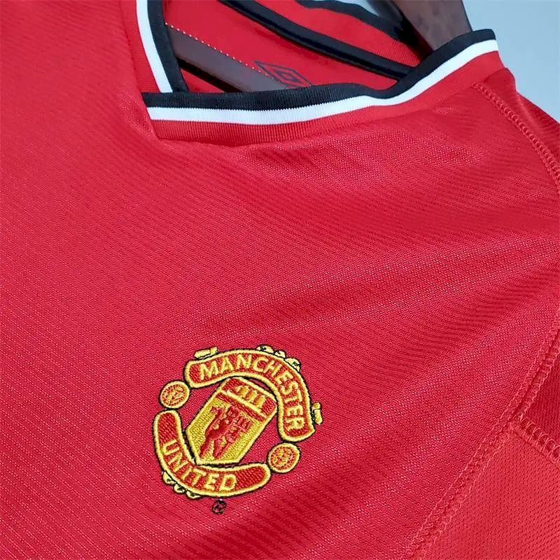 Manchester-United-200001-home-Retro-Jersey-52614.jpg Retro Manchester United 2000/01 Home Jersey - Image 5