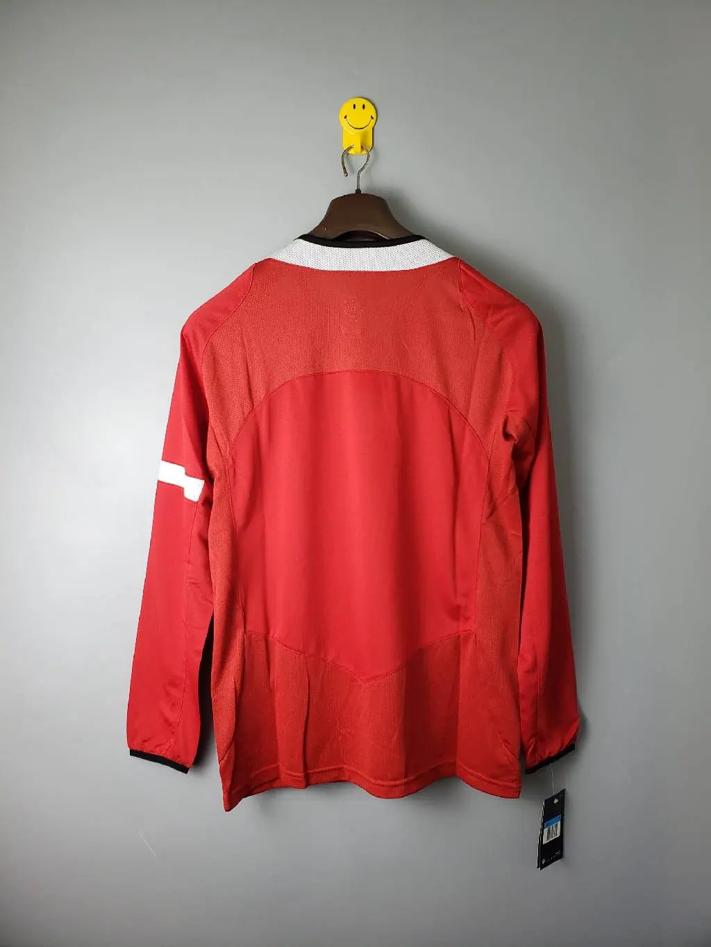 Manchester-United-2004-2006-LS-Home-Retro-Jersey.webp Retro Manchester United 2004/06 Home Long Sleeve Jersey - Image 8