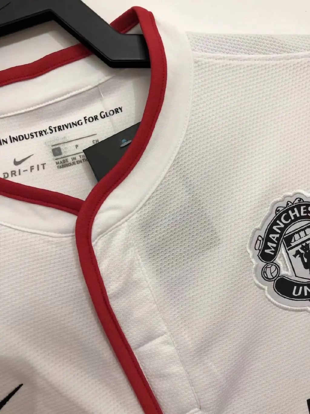 Manchester-United-20122013-Away-Retro-Jersey-33271.webp Retro Manchester United 2012/13 Away Jersey - Image 3