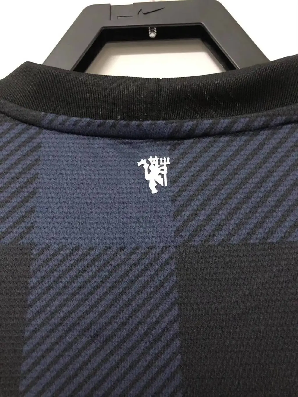 Manchester-United-20132014-Away-Retro-Jersey-33134.webp Retro Manchester United 2013/14 Away Jersey - Image 4