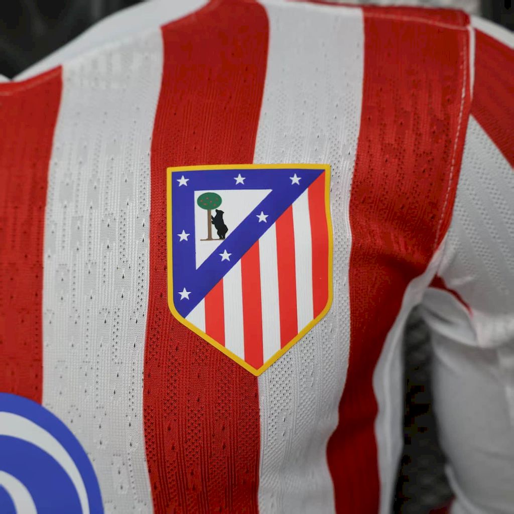 Player-Atletico-Madrid-home-long-sleeve-20252026-New-Season-Football-Jersey-Sports-Shirt-10.jpg Mens Atletico Madrid 2025/26 Home Long Sleeve Authentic Jersey - Image 10