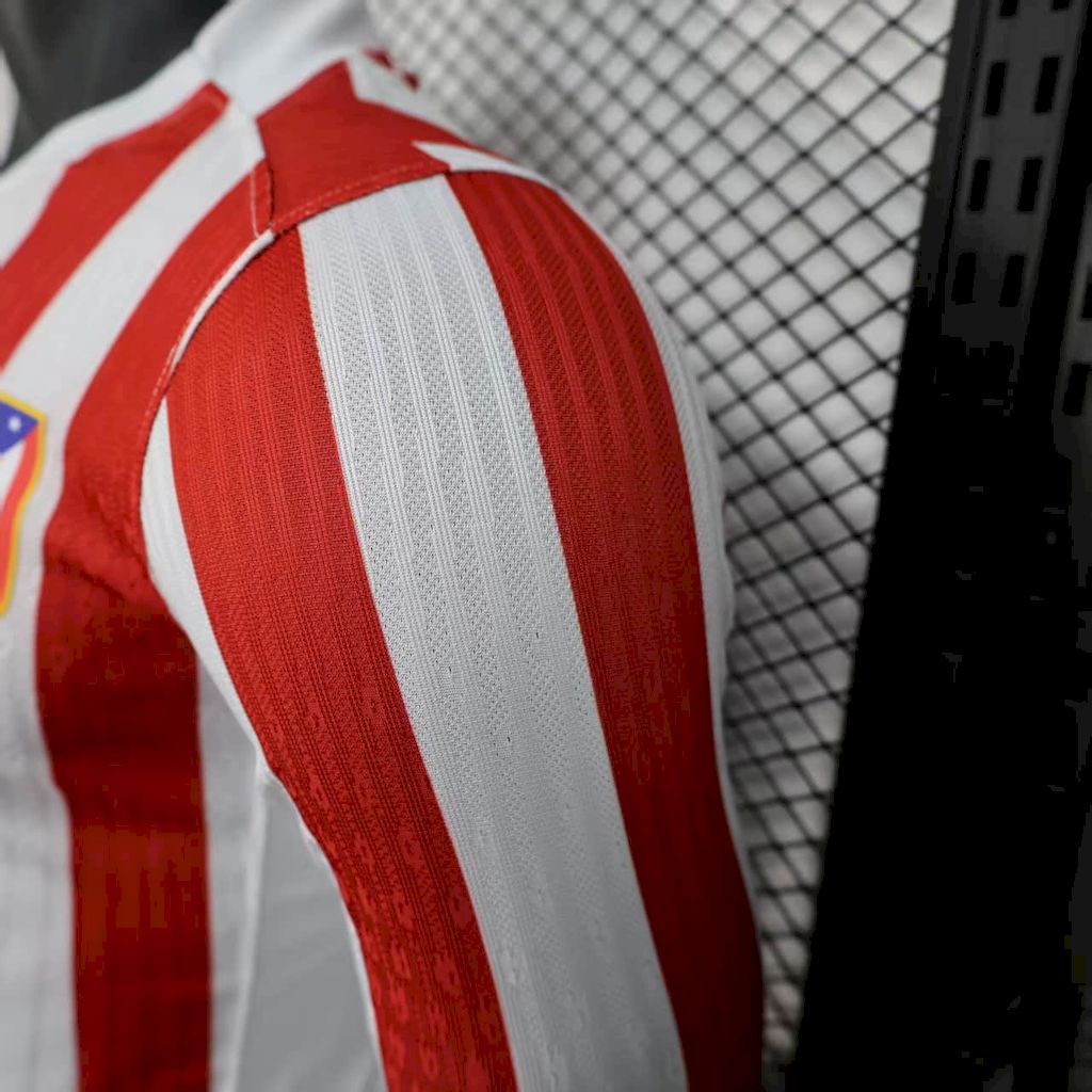 Player-Atletico-Madrid-home-long-sleeve-20252026-New-Season-Football-Jersey-Sports-Shirt-6.jpg Mens Atletico Madrid 2025/26 Home Long Sleeve Authentic Jersey - Image 6