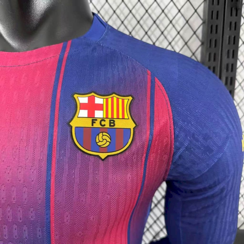 Player-Barcelona-Home-long-sleeve-20252026-new-season-Football-Jersey-Sports-shirt-4.jpg Mens Barcelona x Travis Scott 2025/26 Home Long Sleeve Authentic Jersey - Image 5