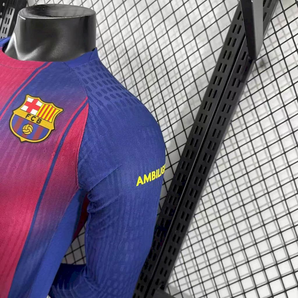 Player-Barcelona-Home-long-sleeve-20252026-new-season-Football-Jersey-Sports-shirt-5.jpg Mens Barcelona x Travis Scott 2025/26 Home Long Sleeve Authentic Jersey - Image 4