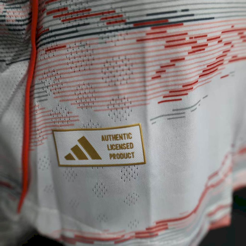 Player-Bayern-Munich-Away-Long-Sleeve-20252026-New-Season-Football-Jersey-Sports-Shirt-4.jpg Mens Bayern Munich 2025/26 Away Long Sleeve Authentic Jersey - Image 8