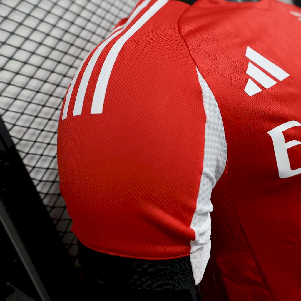 Player-Benfica-Home-20252026-New-Season-Football-Jersey-Sports-Shirt-2.jpg Mens Benfica 2025/26 Home Authentic Jersey - Image 9