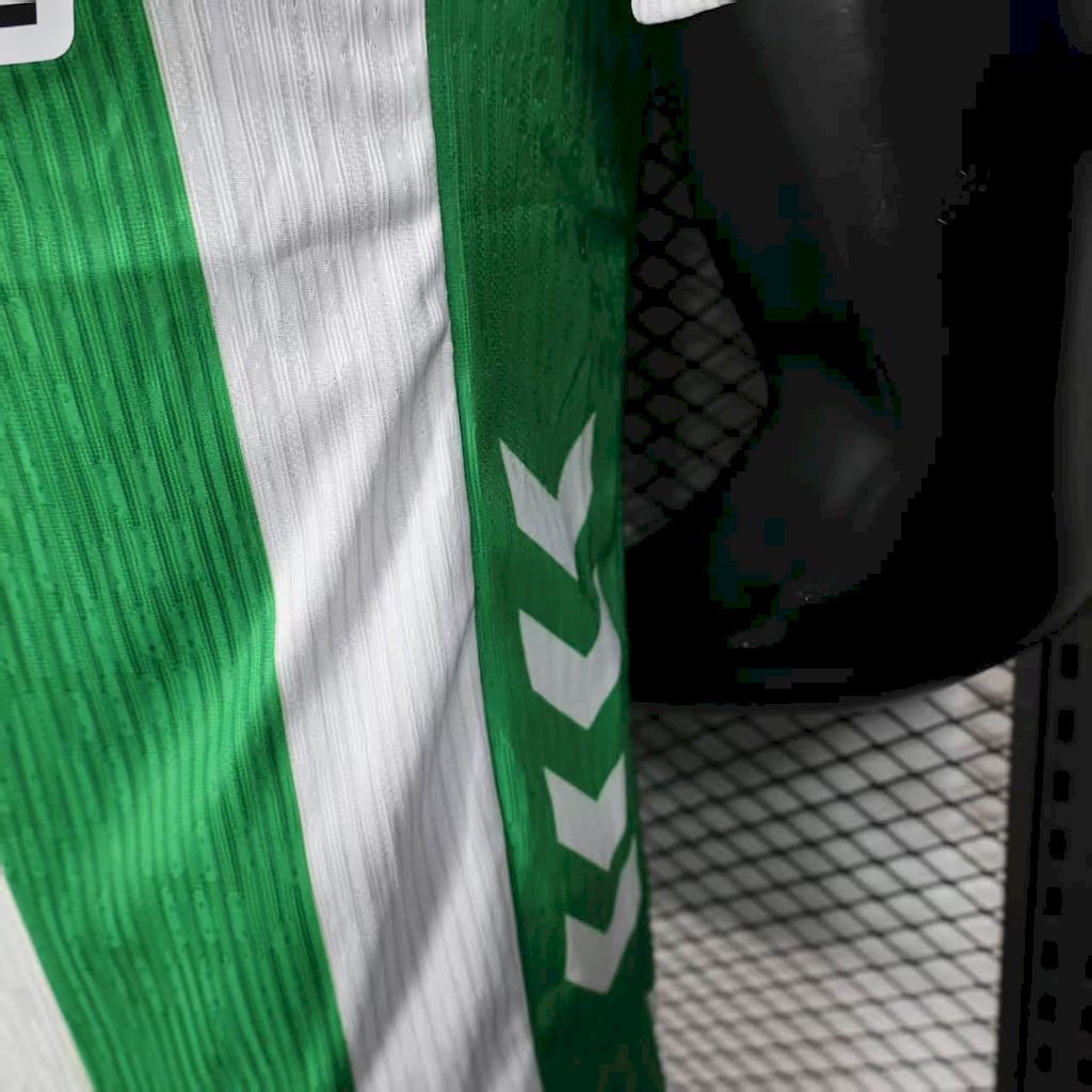Player-Real-Betis-Home-20252026-new-season-Football-Jersey-Sports-shirt-10.jpg Mens Real Betis 2025/26 Home Authentic Jersey - Image 12