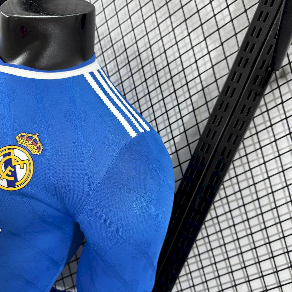 Player-Real-Madrid-2nd-away-long-sleeve-20252026-new-season-Football-Jersey-Sports-shirt-9.jpg Mens Real Madrid 2025/26 Third Long Sleeve Authentic Jersey - Image 3