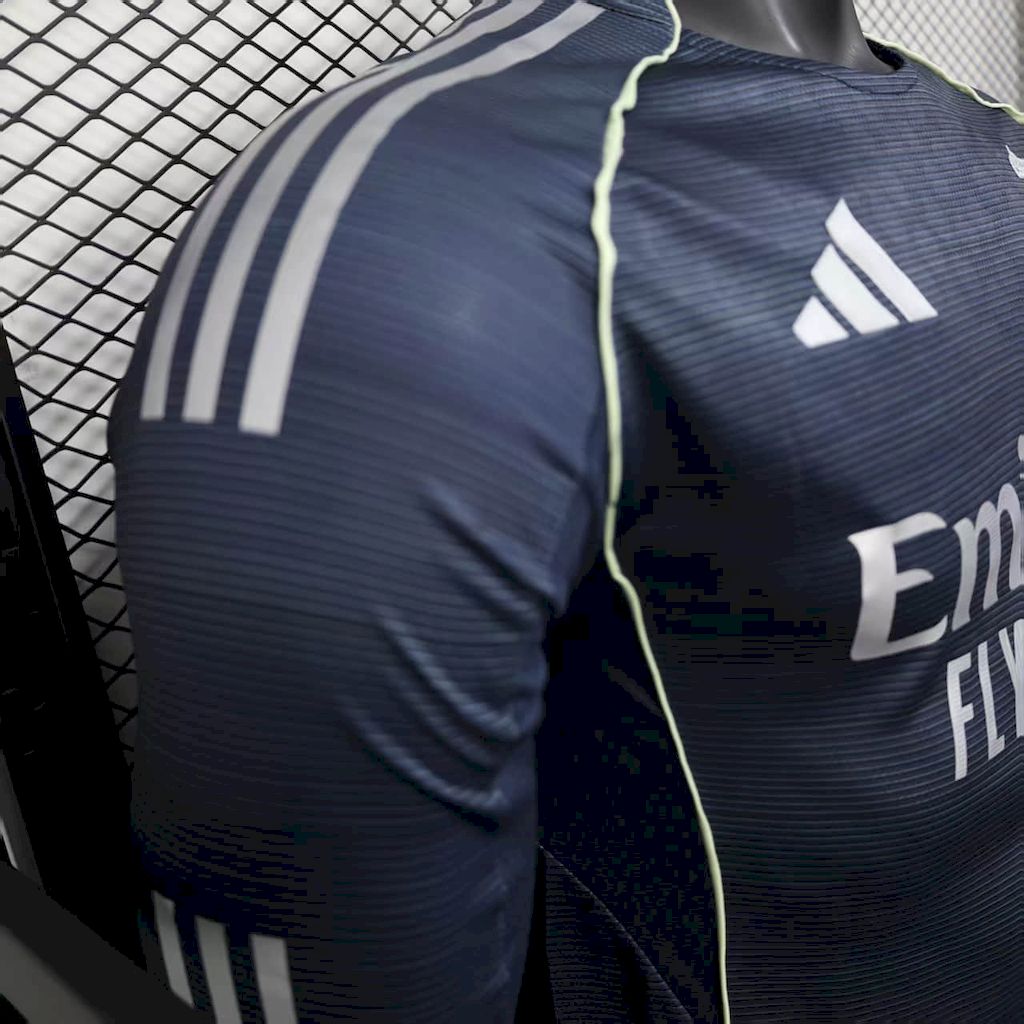 Player-Real-Madrid-away-long-sleeve-20252026-new-season-Football-Jersey-Sports-shirt-4.jpg Mens Real Madrid 2025/26 Away Long Sleeve Authentic Jersey - Image 8