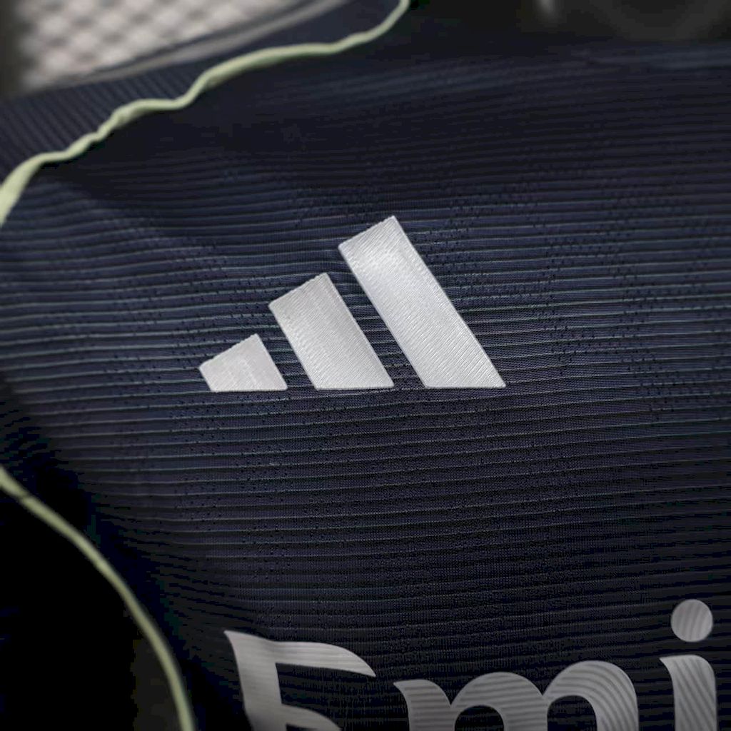 Player-Real-Madrid-away-long-sleeve-20252026-new-season-Football-Jersey-Sports-shirt-7.jpg Mens Real Madrid 2025/26 Away Long Sleeve Authentic Jersey - Image 5