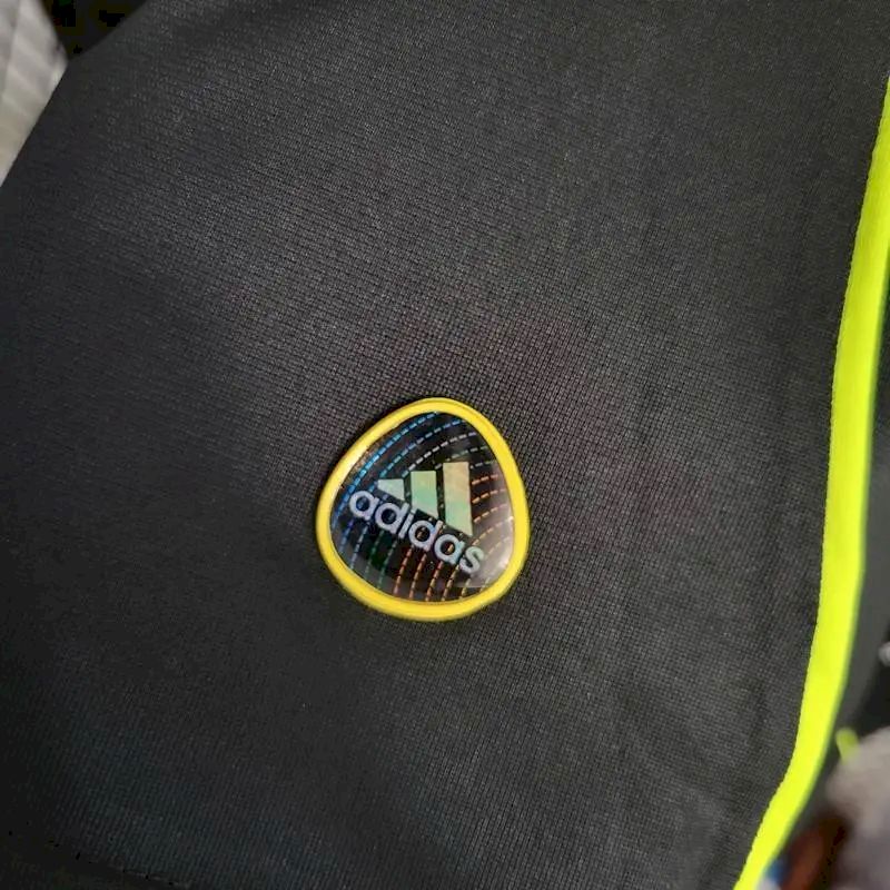 Real-Madrid-201011-Away-Retro-Jersey-58635.jpg Retro Real Madrid 2010/11 Away Jersey - Image 8