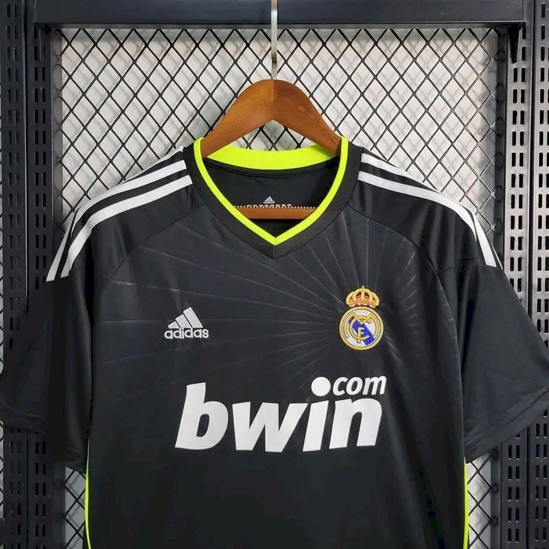 Real-Madrid-201011-Away-Retro-Jersey-58637.jpg Retro Real Madrid 2010/11 Away Jersey - Image 2