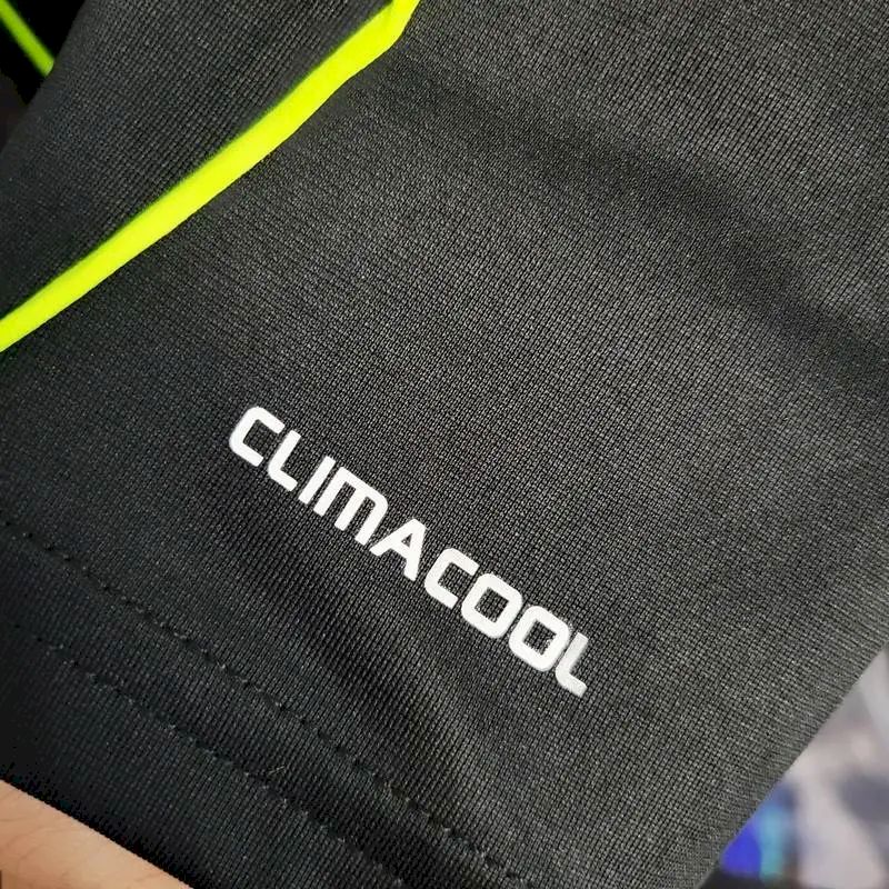 Real-Madrid-201011-Away-Retro-Jersey-58638.jpg Retro Real Madrid 2010/11 Away Jersey - Image 6