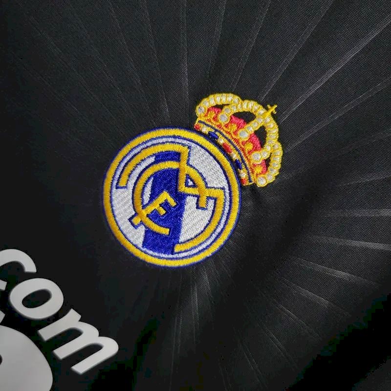 Real-Madrid-201011-Away-Retro-Jersey-58642.jpg Retro Real Madrid 2010/11 Away Jersey - Image 4