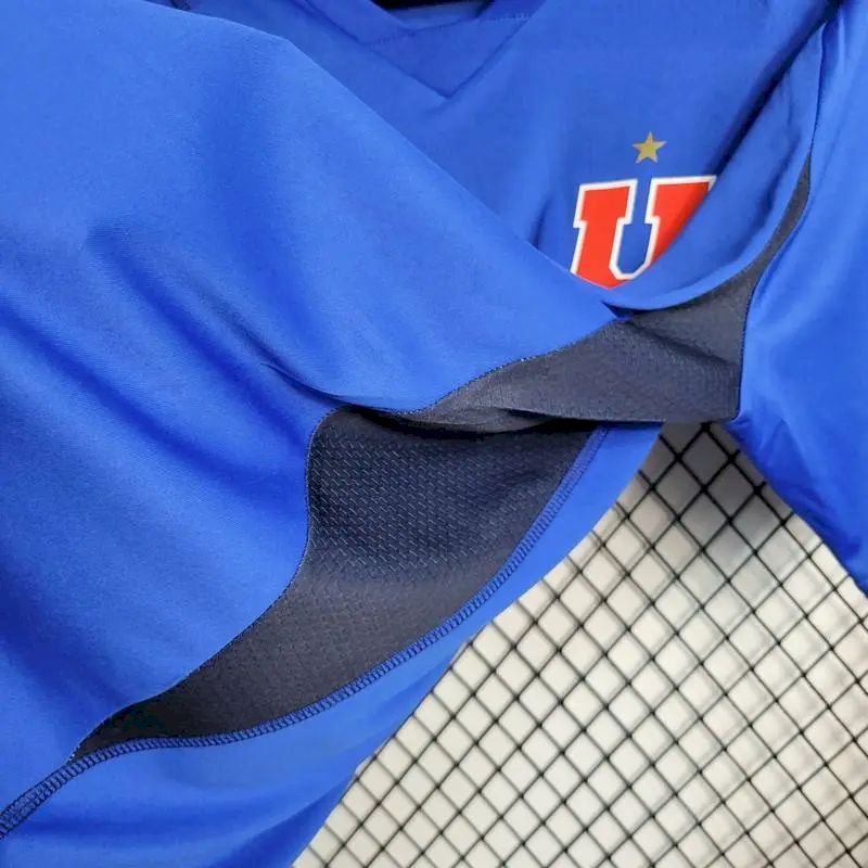 Universidad-de-Chile-202324-Pre-Match-Training-Boutique-Jersey-59796.jpg Mens Universidad De Chile 2023/24 Pre-Match Boutique Jersey - Image 7