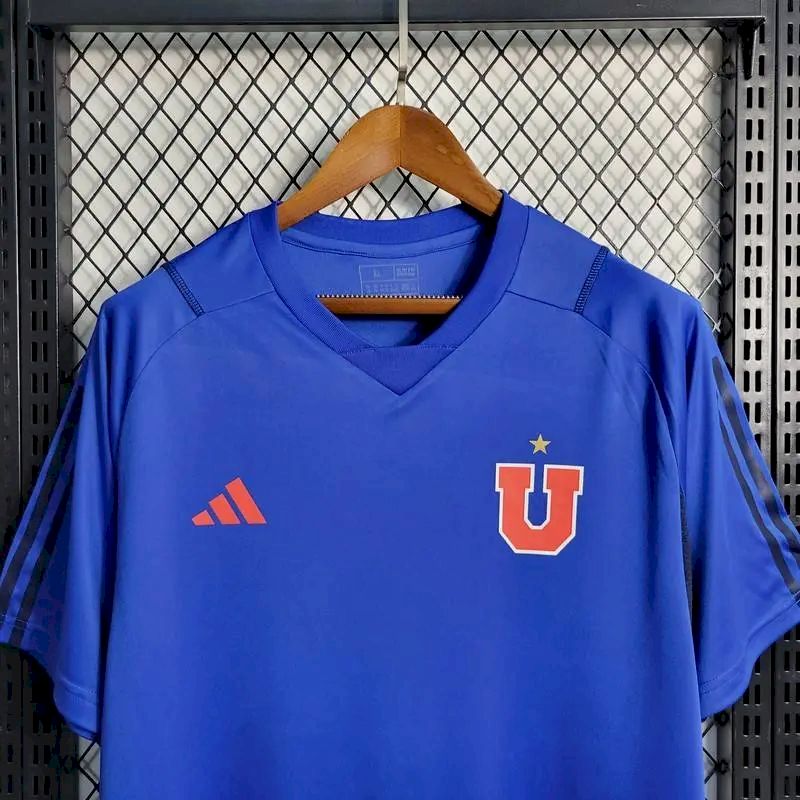 Universidad-de-Chile-202324-Pre-Match-Training-Boutique-Jersey-59797.jpg Mens Universidad De Chile 2023/24 Pre-Match Boutique Jersey - Image 4