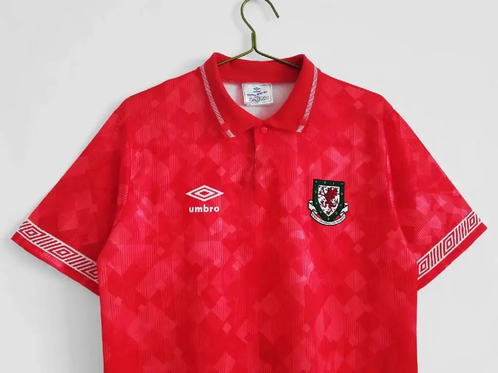 Wales-19901992-Home-Retro-Jersey-37169.webp Retro Wales 1990/92 Home Jersey - Image 10