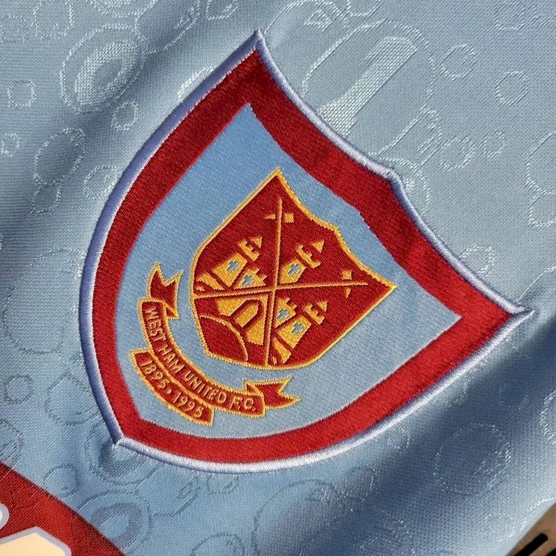 West-Ham-United-199597-Away-Long-Sleeves-Retro-Jersey-52894.jpg Retro West Ham United 1995/97 Away Long Sleeve Jersey - Image 4